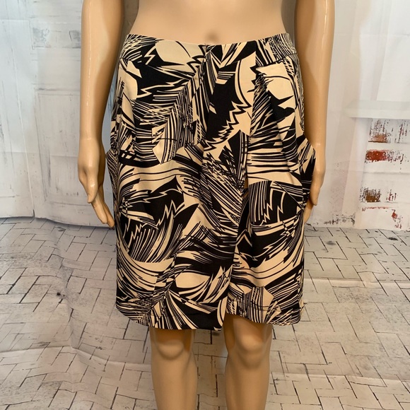 Forever 21 Dresses & Skirts - F21 Skirt with Pockets